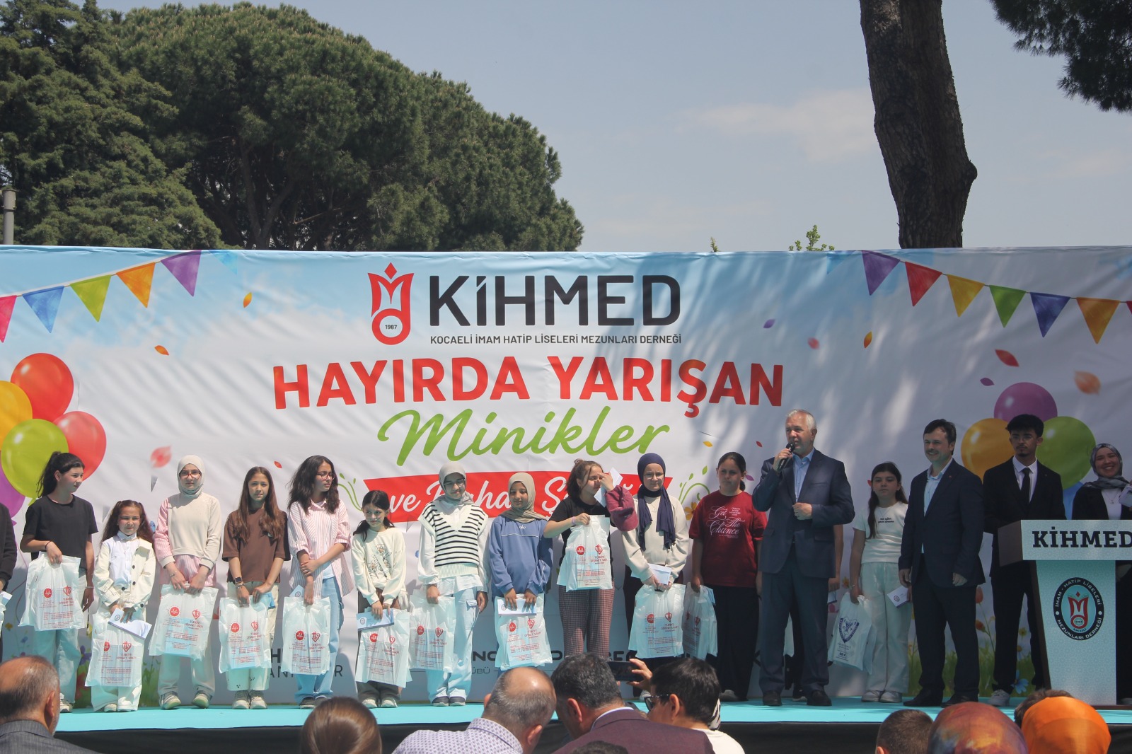 Kocaeli’de “Hayırda Yarışan Minikler” ödüllerine kavuştu