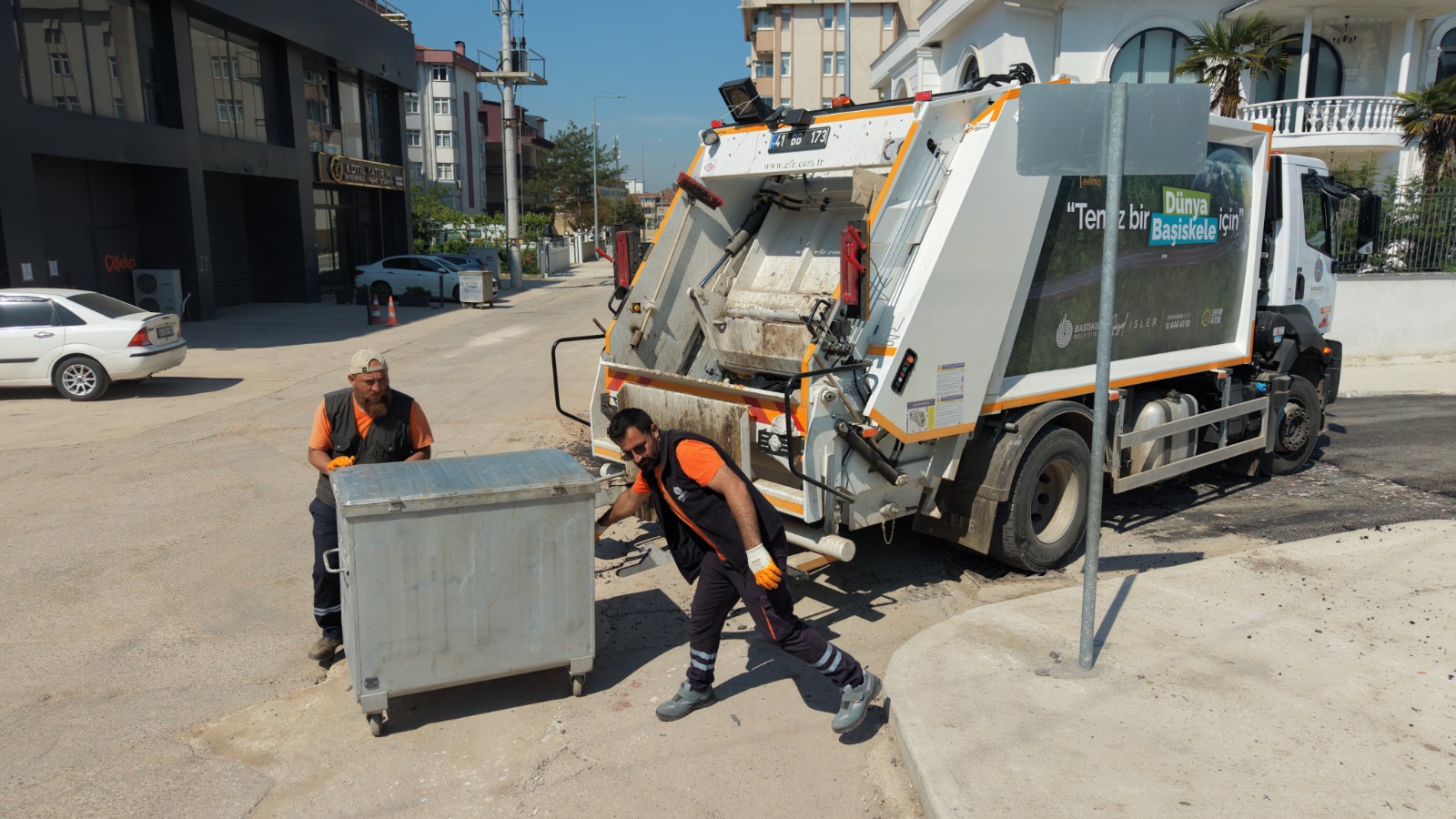 Başiskele’de mahallelere kapsamlı bakım ve yenileme