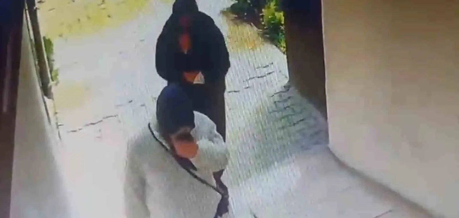 Evlerden hırsızlık yapan iki kadın yakalandı