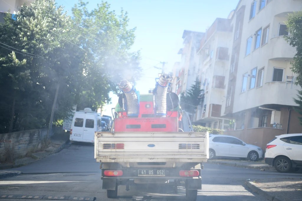 Çayırova’da vektörle mücadele devam ediyor
