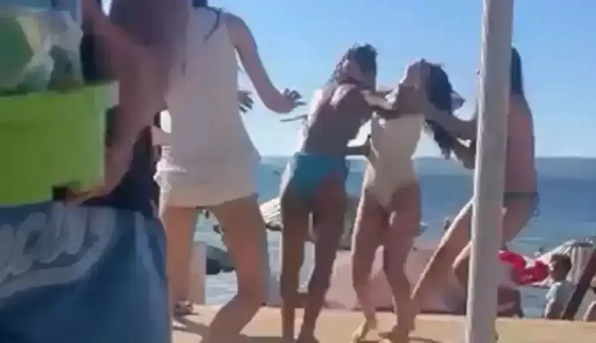 Karamürsel sahilinde kadınlar birbirine girdi