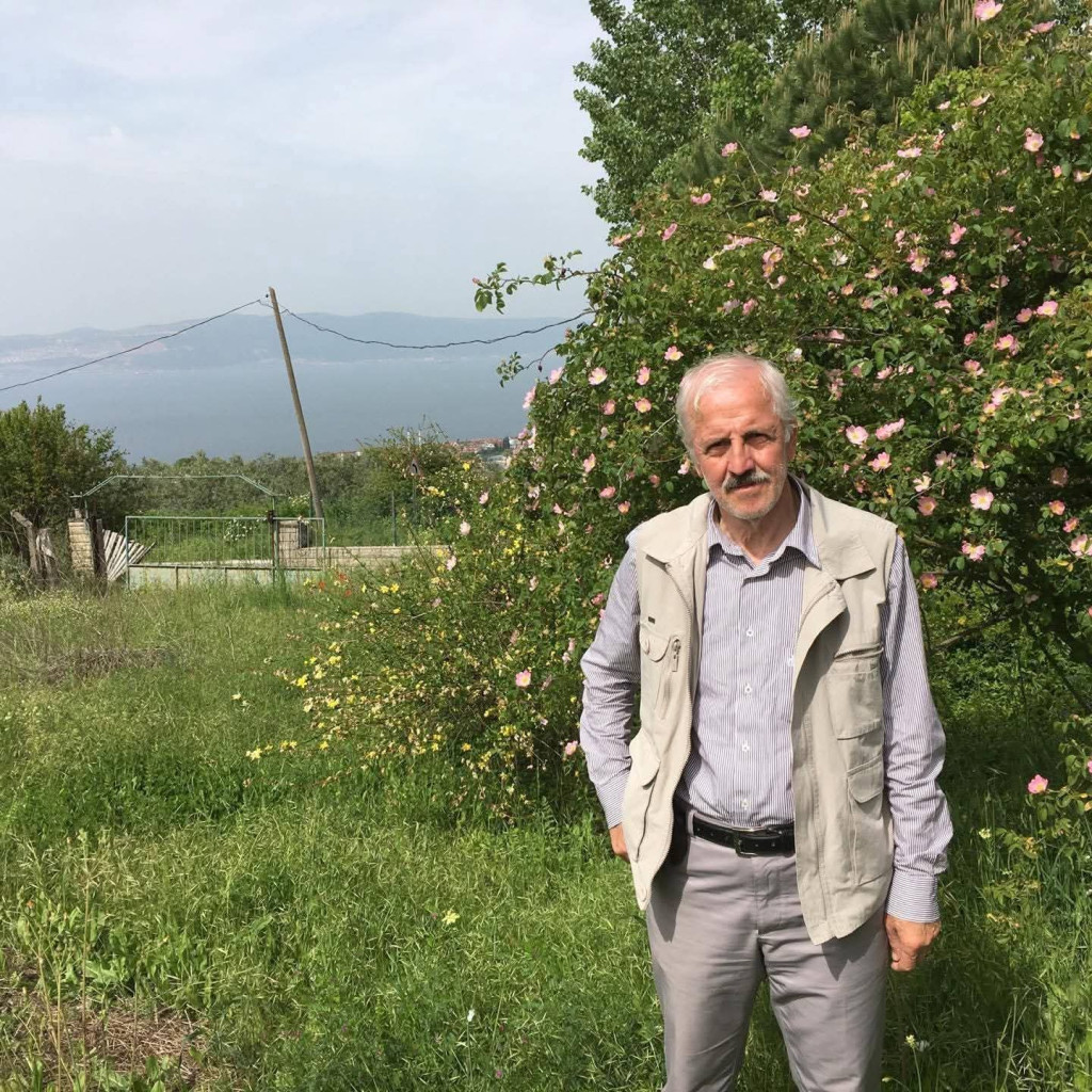 Karamürsel’in emekli öğretmeni Ertuğrul Çakır hayatını kaybetti