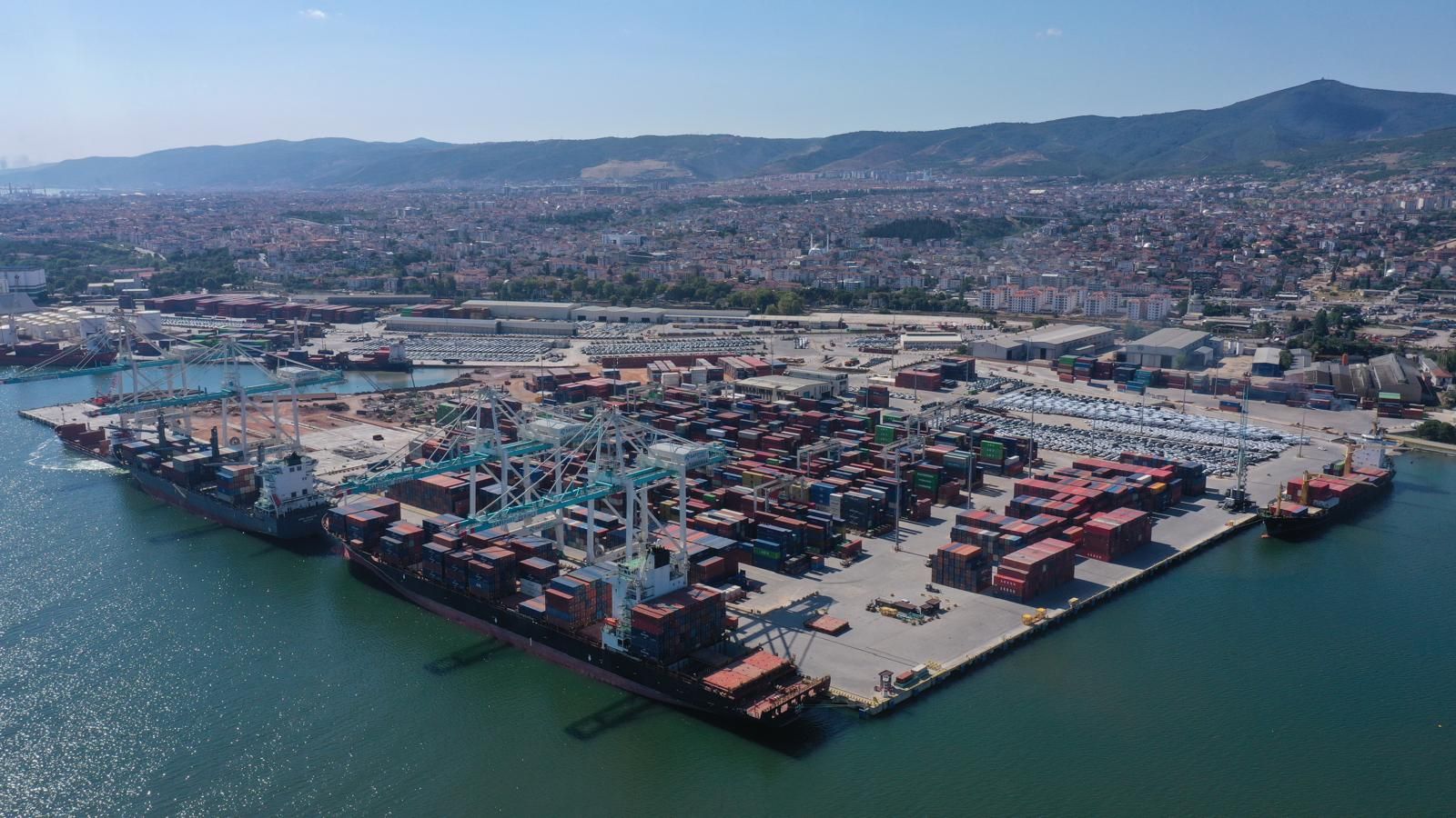 Safiport Derince Limanı’nın vinç filosu büyüyor