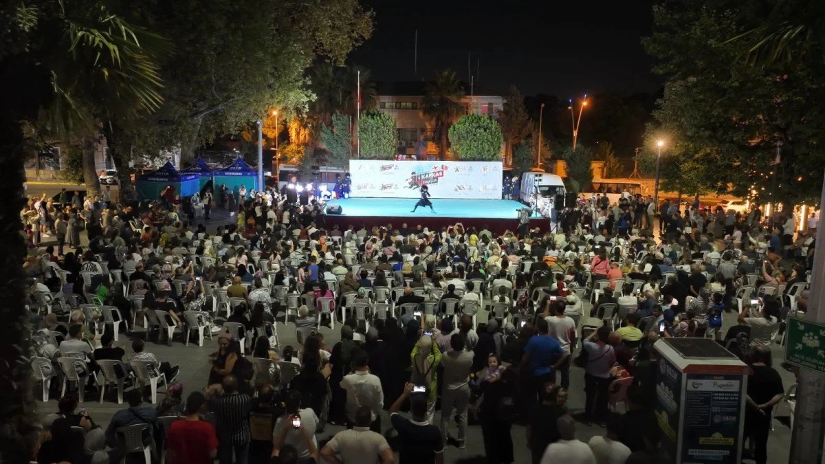 Kafkas Folklor Gösterileri Gölcük'ü Büyüledi! - 4. görsel