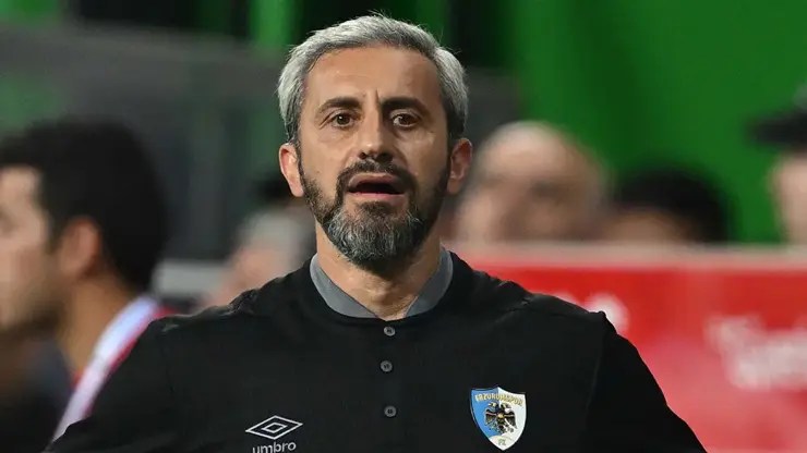 Erzurumspor FK’de ligde kalma sözü