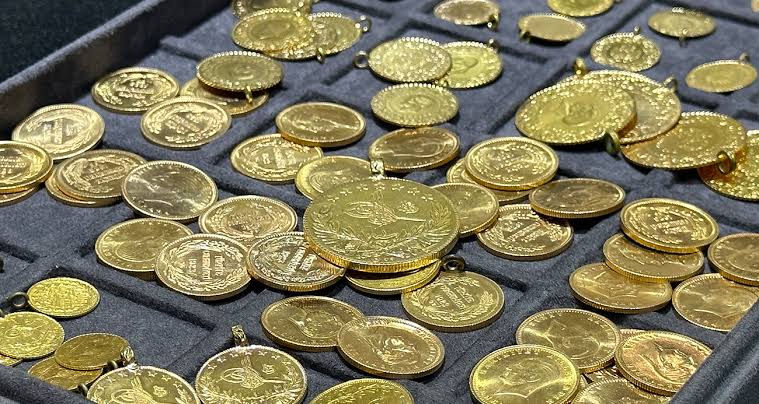Gram altın zirveden 200 lira geriledi