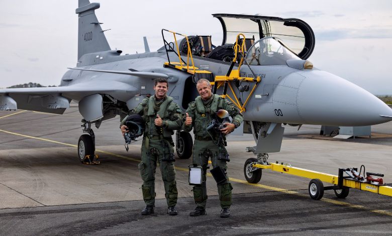 Çift kişilik Gripen F ilk uçuşunu yaptı