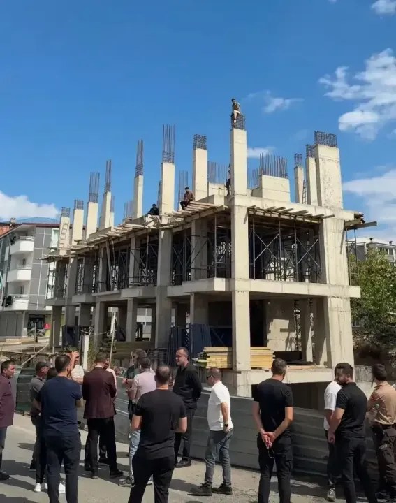 Dilovası’nda 3 aydır maaş alamayan işçi eylem yaptı!