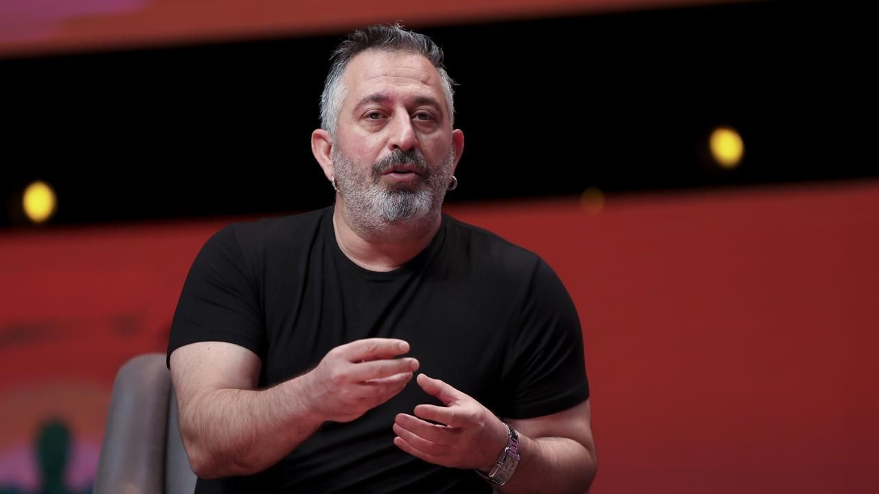 Cem Yılmaz hastaneye kaldırıldı!