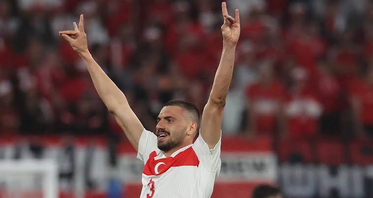 Merih Demiral evliliğinde kriz!