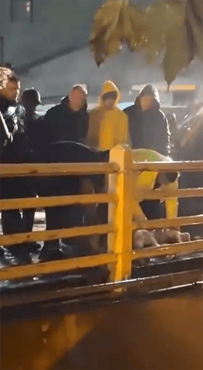 Yağmurun durması için kurban kestiler