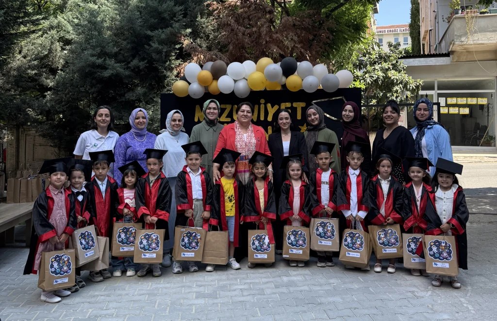 Çayırova'da miniklerin karne sevinci! - 3. görsel
