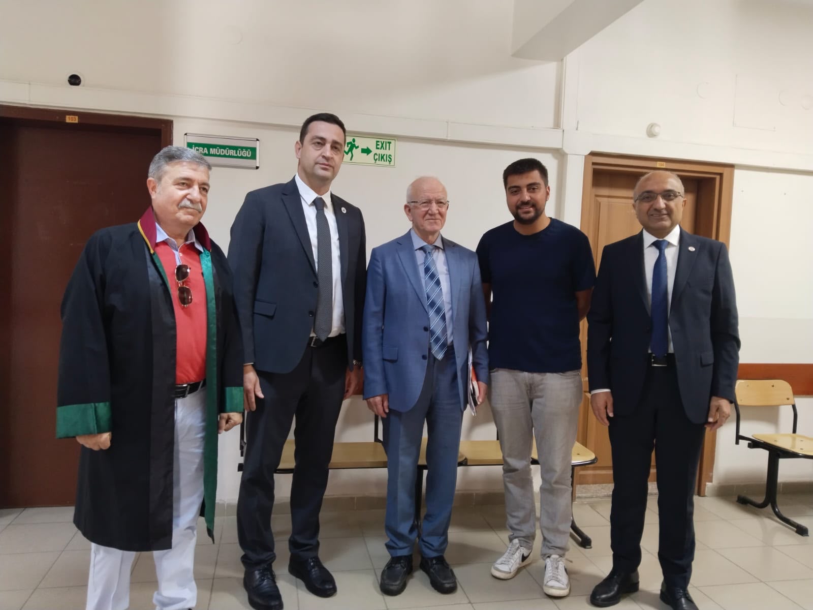 Avukat Saruhan Efe Kadaifçi’ye Destek