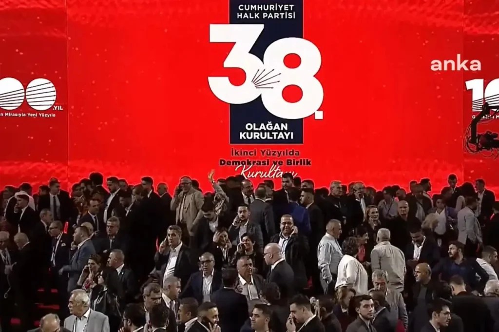 CHP kurultayı davası ertelendi!