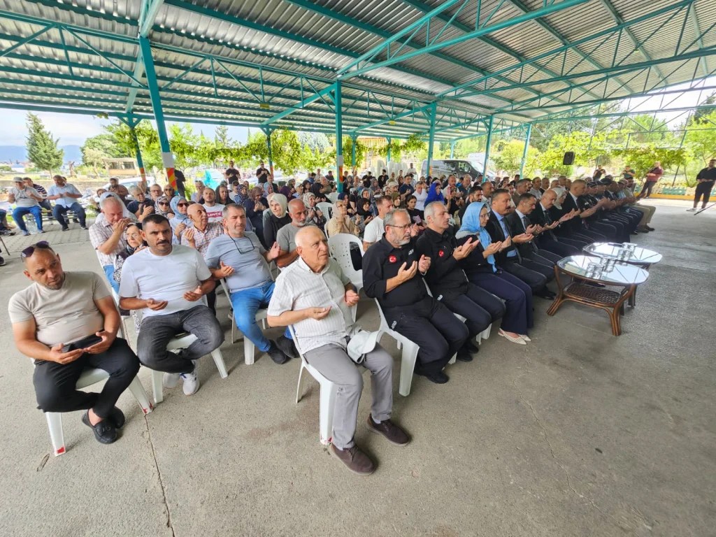 Deprem şehitleri dualarla anıldı!