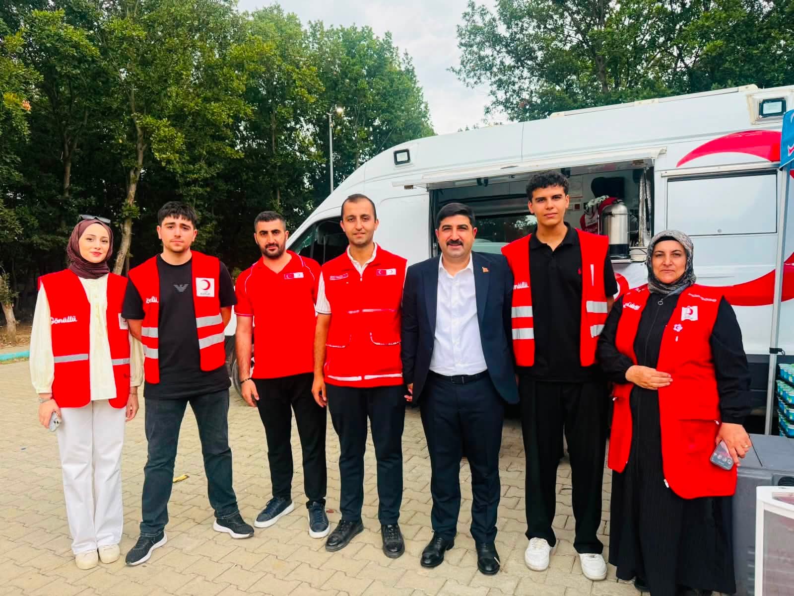 Enver Yıldırım’dan Engelliler Derneği Pikniğine Ziyaret