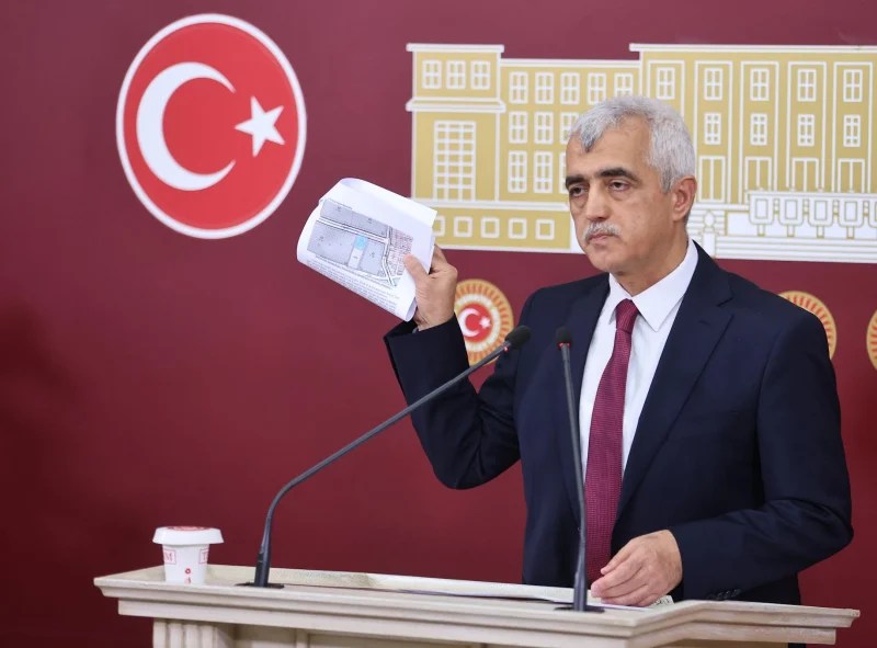 Gebze’de Yıkılan Bina Meclis Gündeminde!