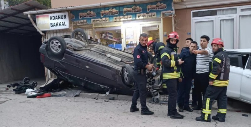 Gölcük’te Freni Boşalan Araç Bakkala Çarptı!