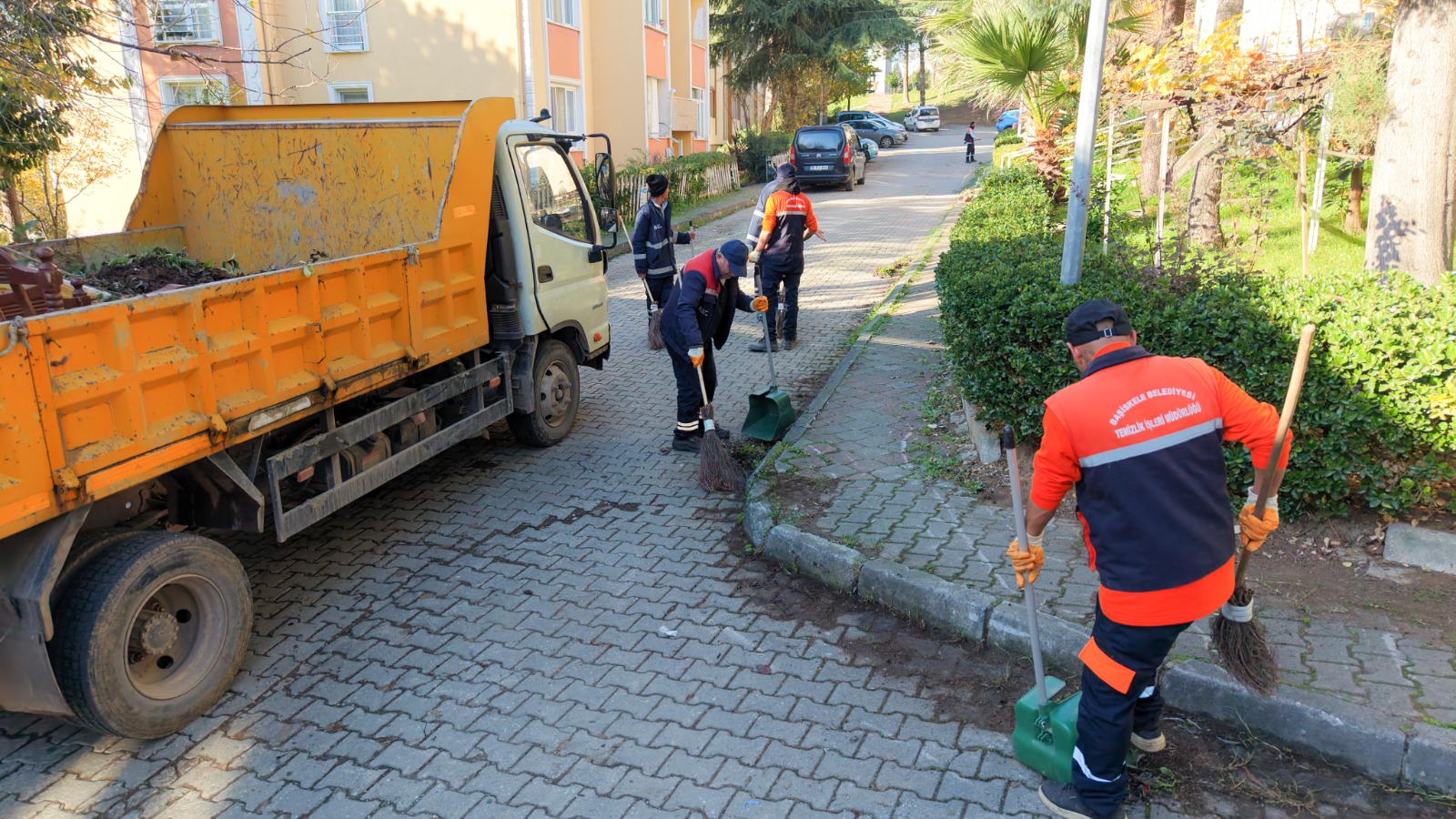 Başiskele’de Temizlik Seferberliği Devam Ediyor!