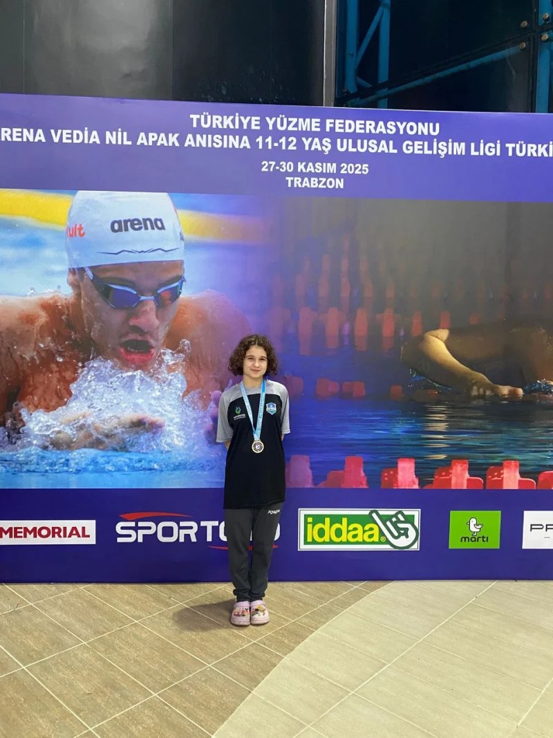 Çayırovalı yüzücüden 4 madalya birden!