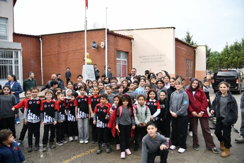Başiskele’de Misak-ı Milli İlkokulu’na Satranç Parkı!