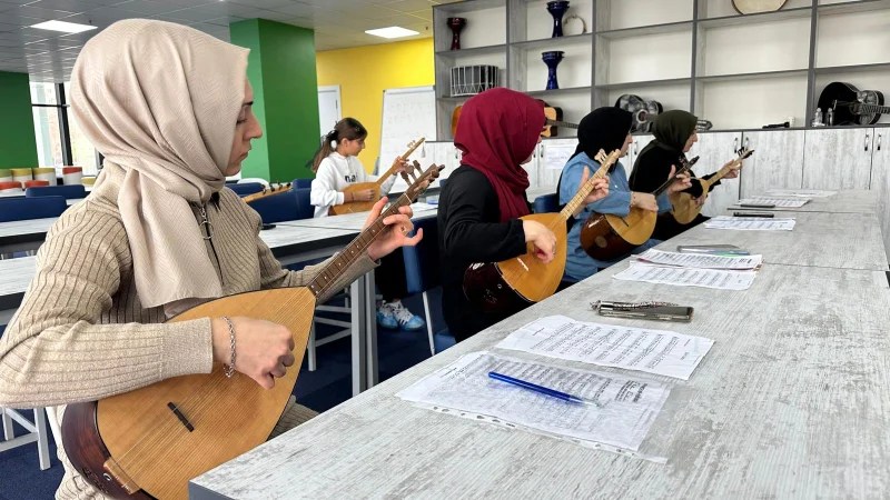 Çayırova’da Bağlama Kurslarına Yoğun İlgi!