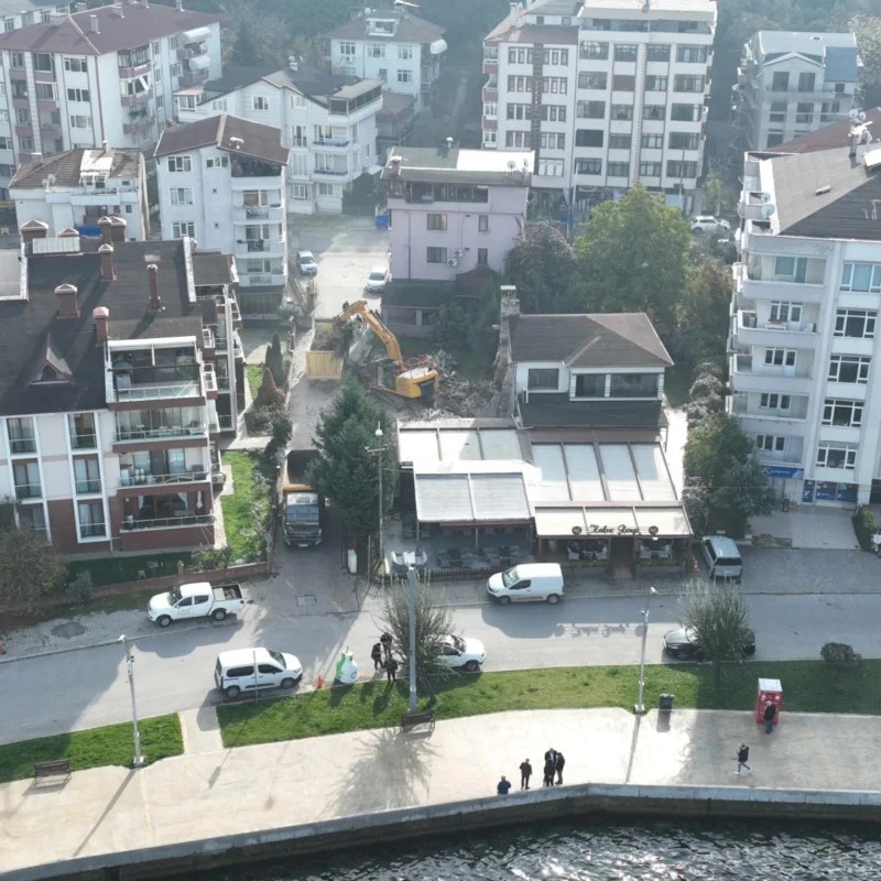 Gölcük’te Riskli Yapılar Yıkılıyor!