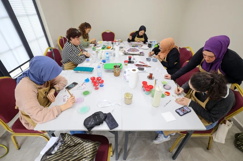 Başiskele’de Çini ve Seramik Atölyesi Açıldı!