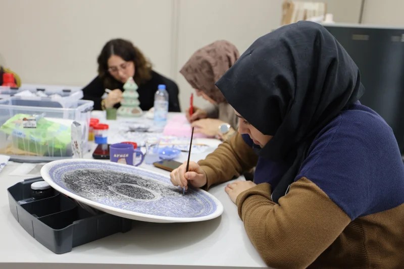 Başiskele’de Çini ve Seramik Atölyesi Açıldı!