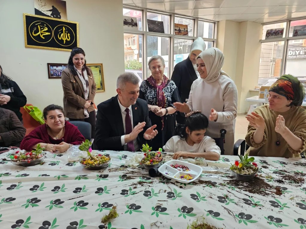 Gölcük’te engelli bireyler teraryum yaptı