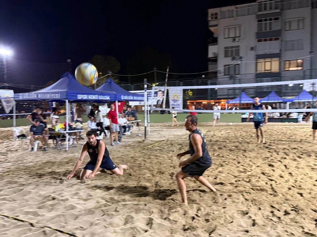 Gölcük'te Plaj Voleybolu Turnuvası Sona Erdi - 5. görsel
