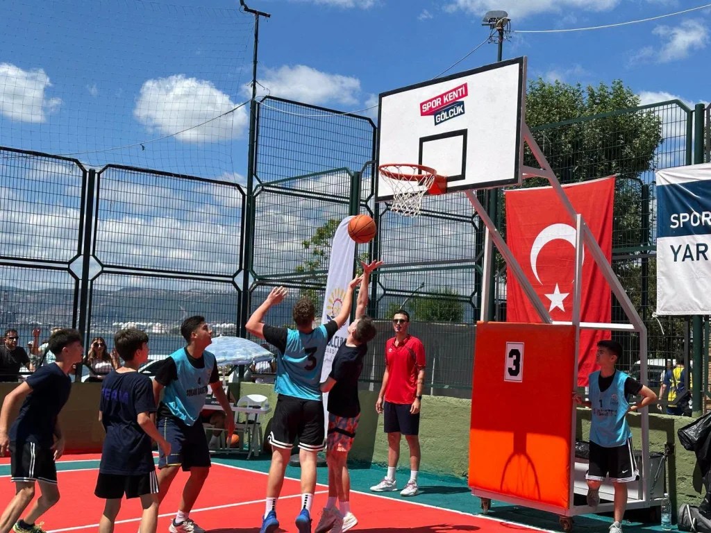 Gölcük'te sokak basketbolu heyecanı başladı - 5. görsel