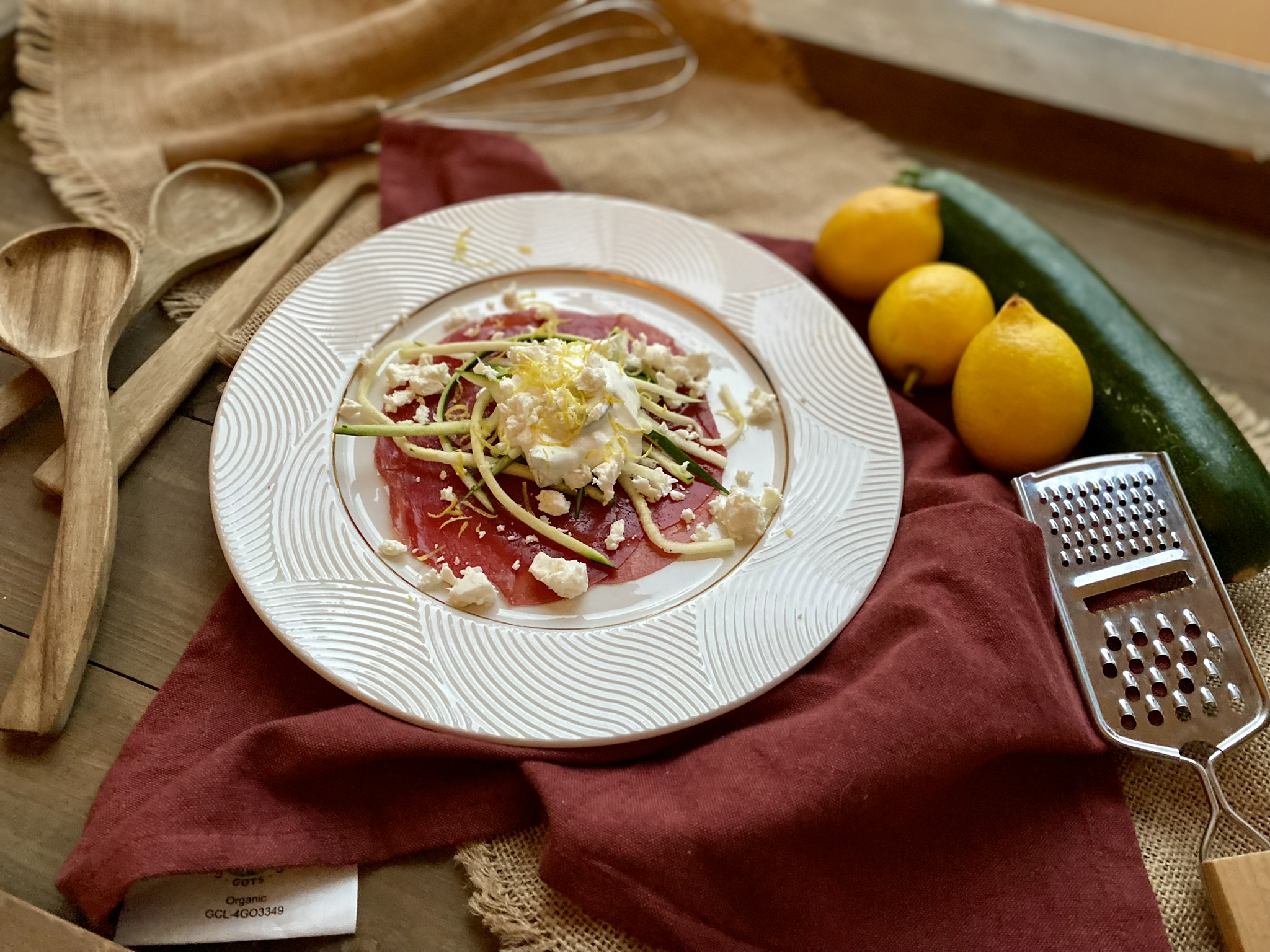 Carpaccio met tzatziki en feta