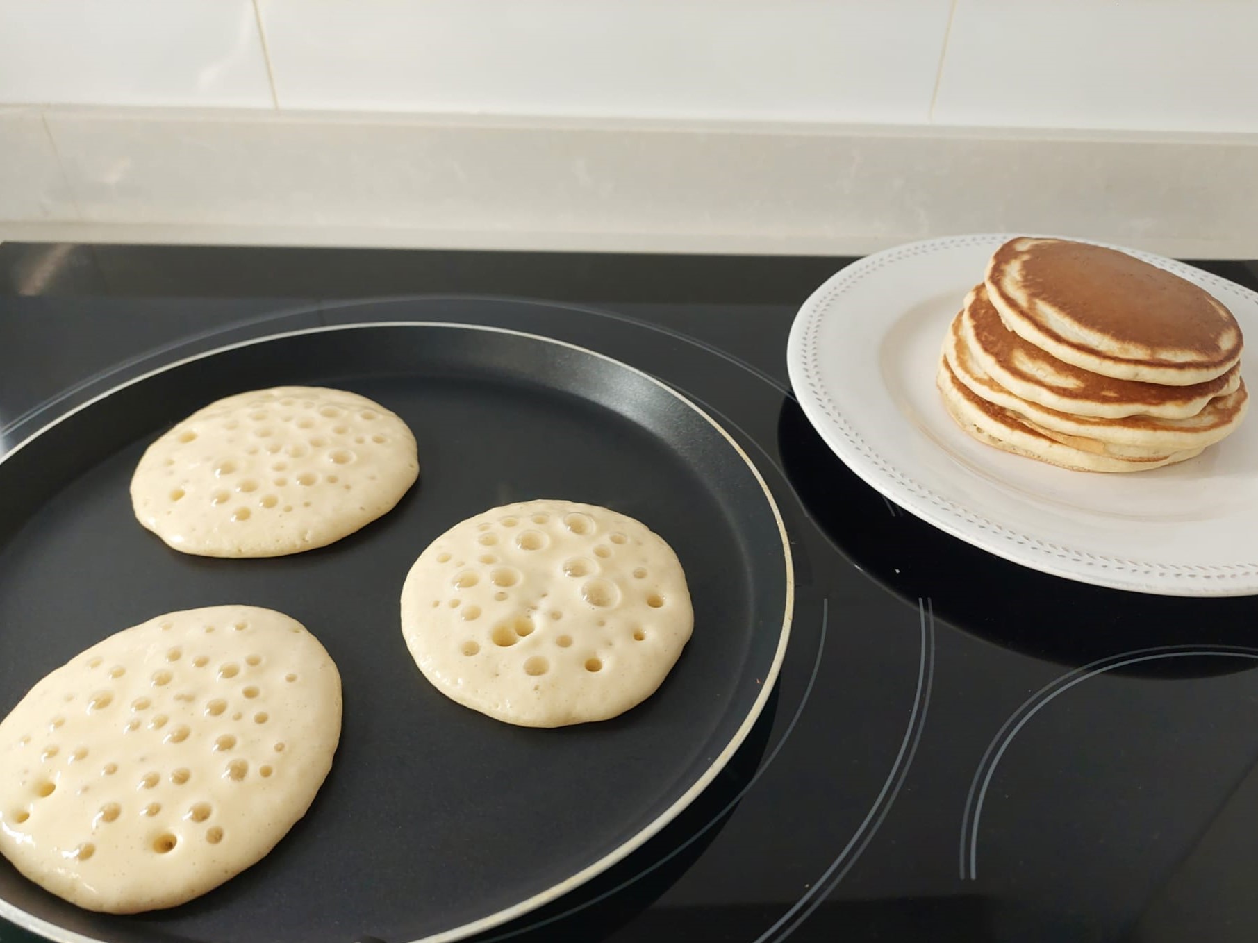 Tortitas_In_The_Pan_Cooking