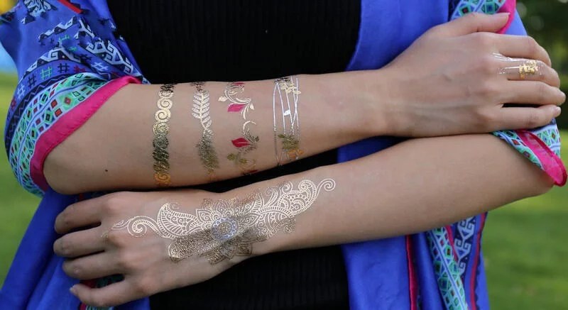 Tattoo Dentelle Dore Et Bracelet Rose Kolawi