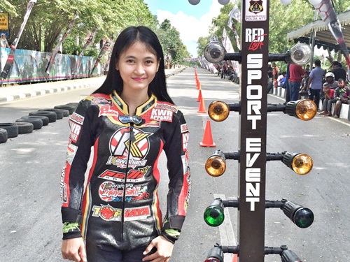 Gratis Unduh Gambar Indri Barbie Joki Cantik Drag Bike Asal Bandung Bolaotomotif Gambar Gratis Terkeren by www.lampunghits.com