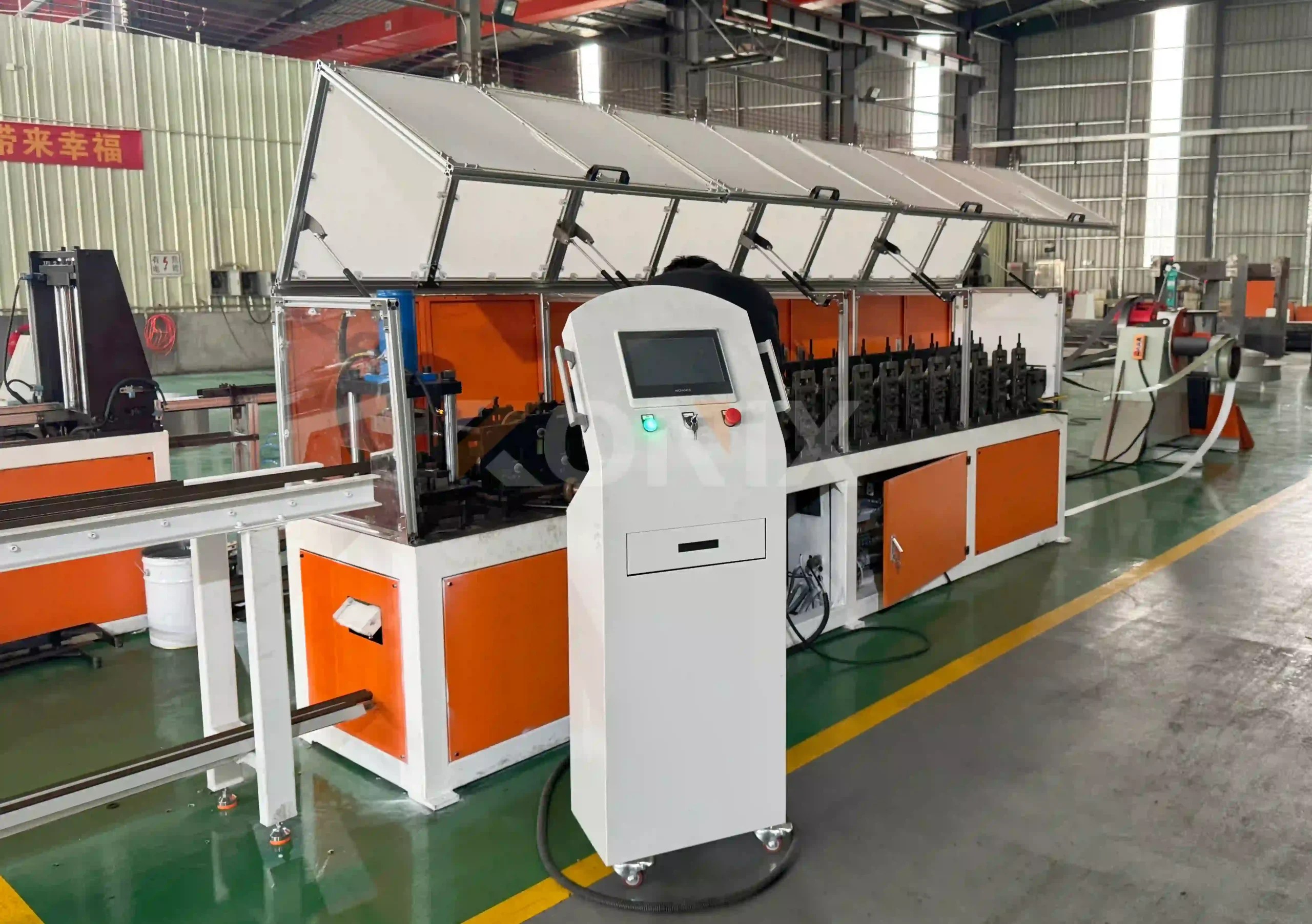 J trim roll forming machine