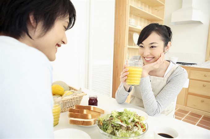 尽くす女は結婚できない 尽くさずに恋人に愛される6個の方法 みんなの婚活レポート 尽くす女は結婚できない 尽くさずに恋人に愛される6個の方法 みんなの婚活レポート