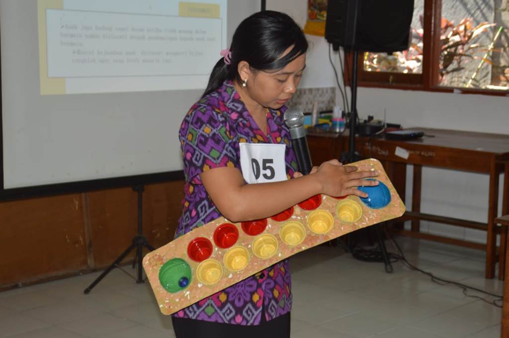 Ciptakan Alat Peraga Inovatif Guru Ini Berkesempatan Belajar Ke Belanda Siedoo Membuat memodifikasi alat pelajaran peraga dan alat praktikum.