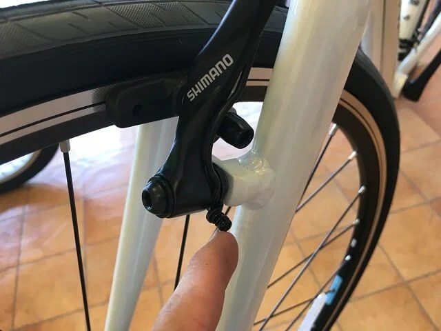 初心者必見！クロスバイクVブレーキ片効き調整方法