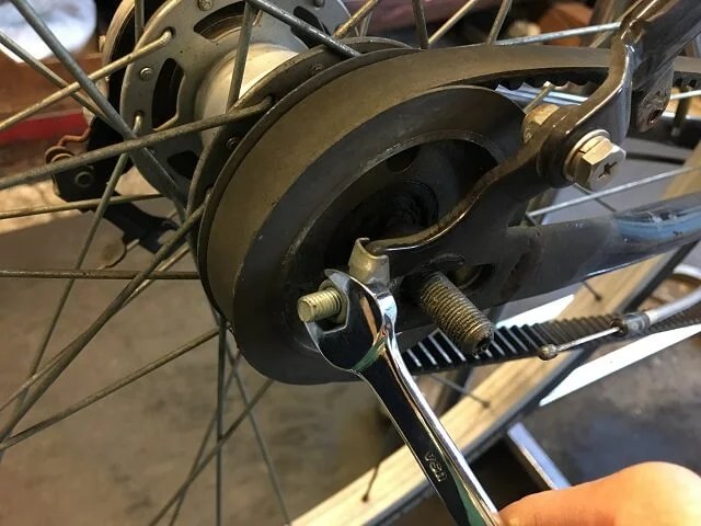 内装3段付ベルトドライブ自転車の後輪タイヤチューブ交換方法「前編