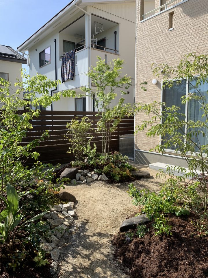 こういくや　お庭に風景を描く会社です