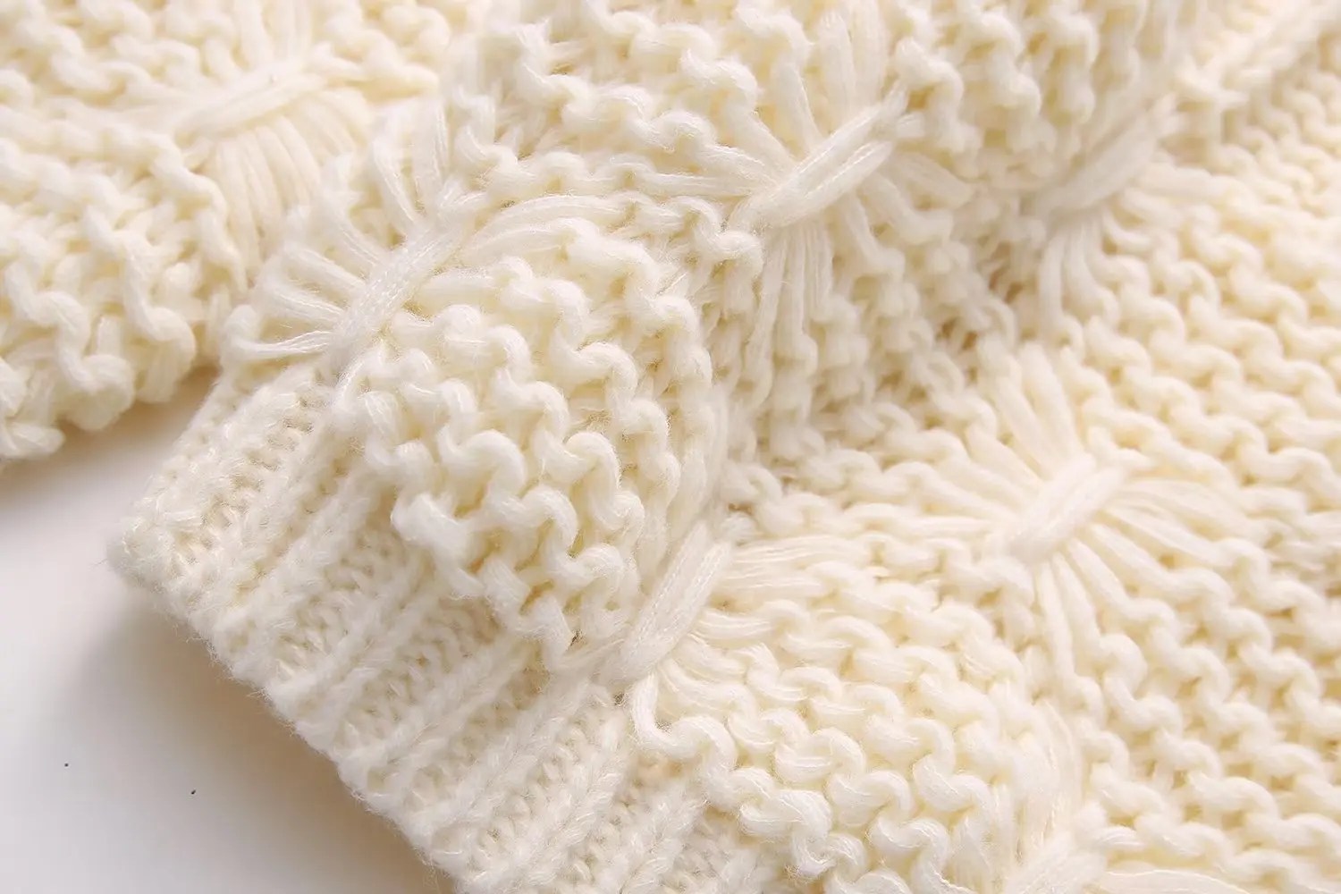 Womens Textured Ivory Knit Round Collar Jumper