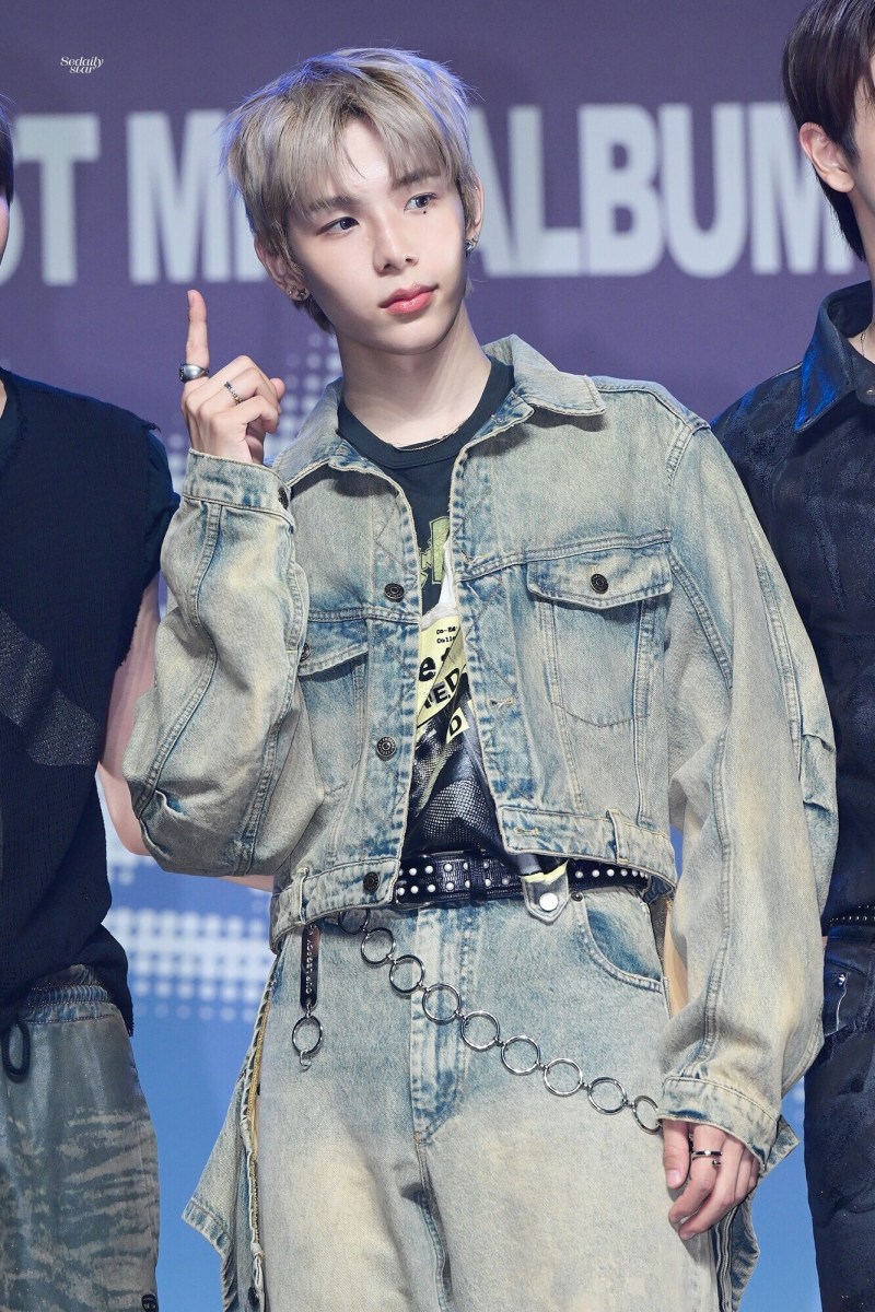 Shotaro Riize - 4K Landscape Textures for Desktop