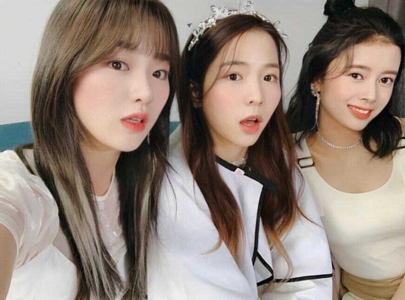 201002 Niziu Instagram Update Rio Maya Rima Kpopping - Light Art Collection - Retina Quality