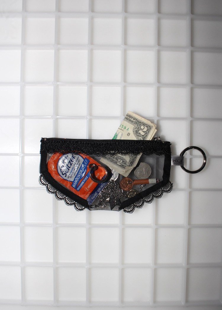 Cheeky pouch [Black]