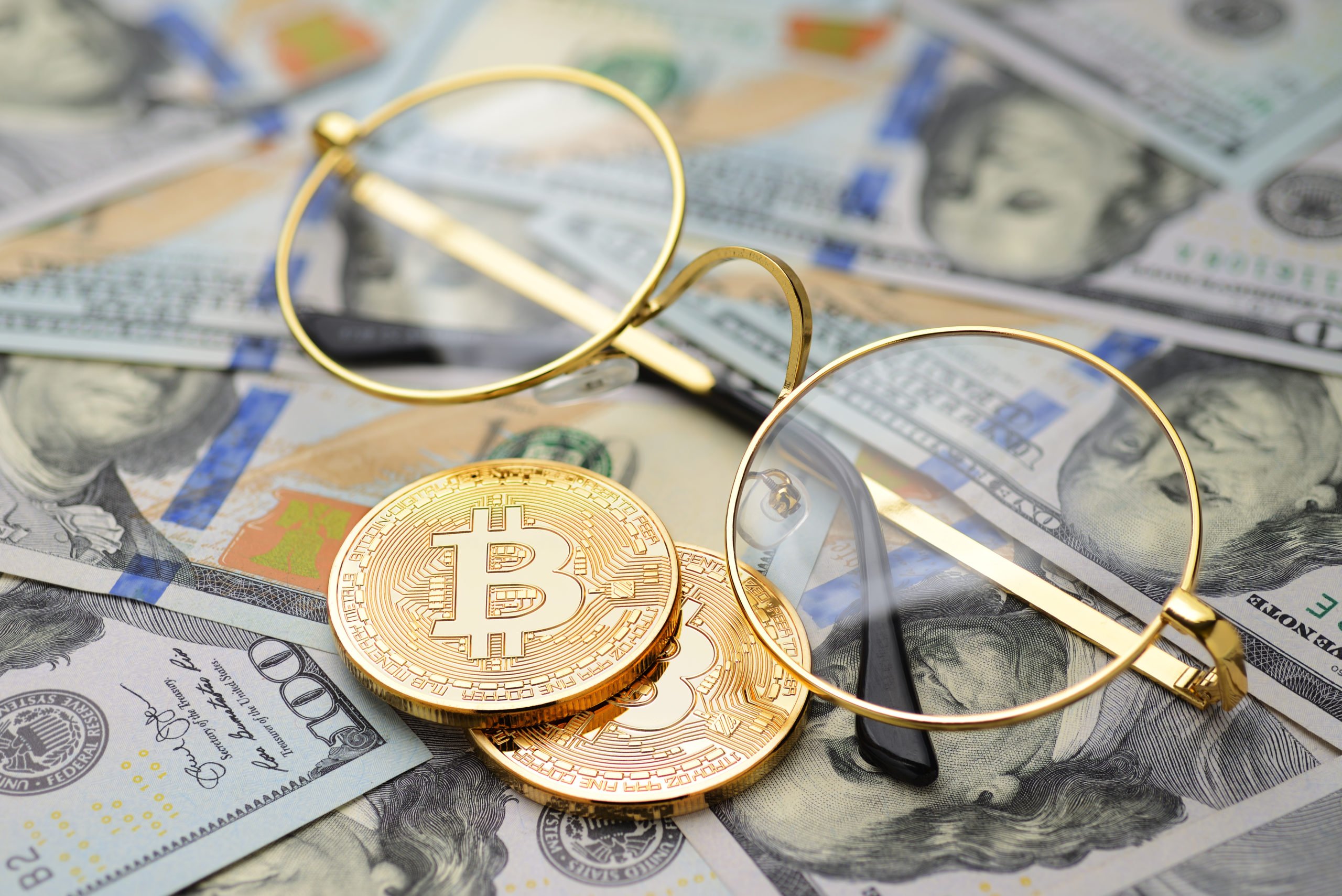 cryptocurrency-analyzing-concept-EDPJKHW-scaled-1.jpg