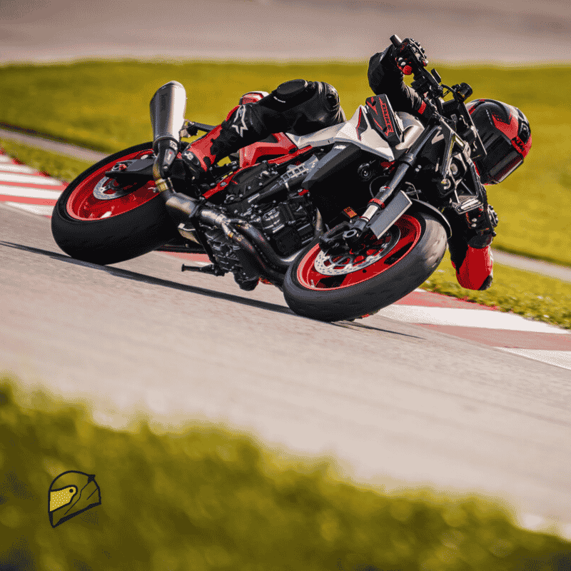 2025-KTM-990-Duke-R-1