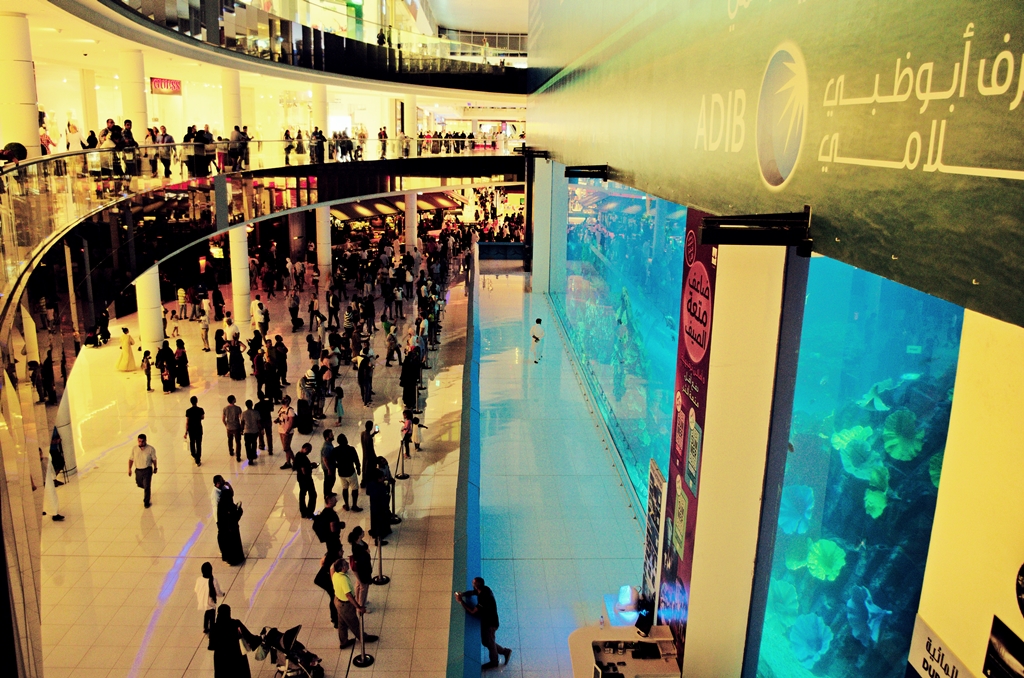 Największe akwarium świata, w największym centrum handlowym świata.