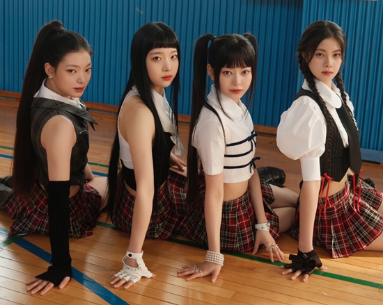 K-POP・アジア MEMORIES2014 COSMOSY: Japanese group signs with Sony Music Korea – KSTATION TV